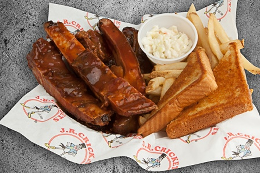 BBQ ribs with sides